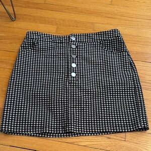 Forever 21 Black and White Houndstooth Mini Skirt